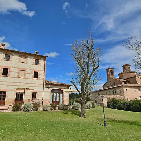 Exquisite In Marche With Swimming Pool *