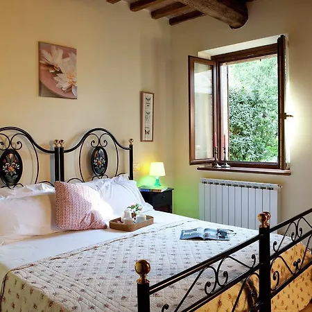 펜션 Exquisite In Marche With Swimming Pool *