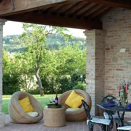 Exquisite In Marche With Swimming Pool 펜션 우르바니아