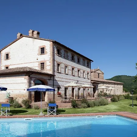 Exquisite In Marche With Swimming Pool 펜션